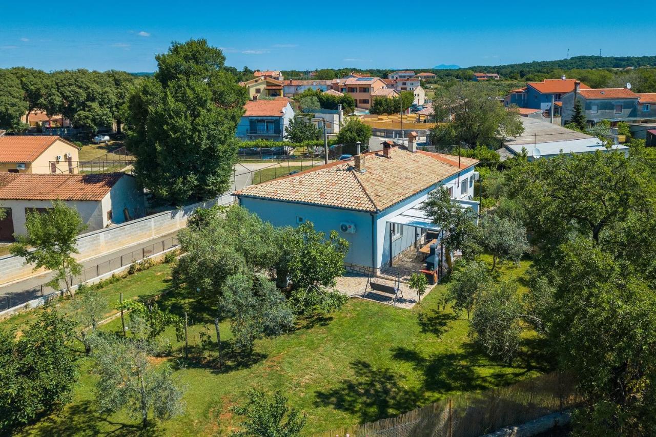 Holiday House Chill Out Loborika Marčana Exterior foto