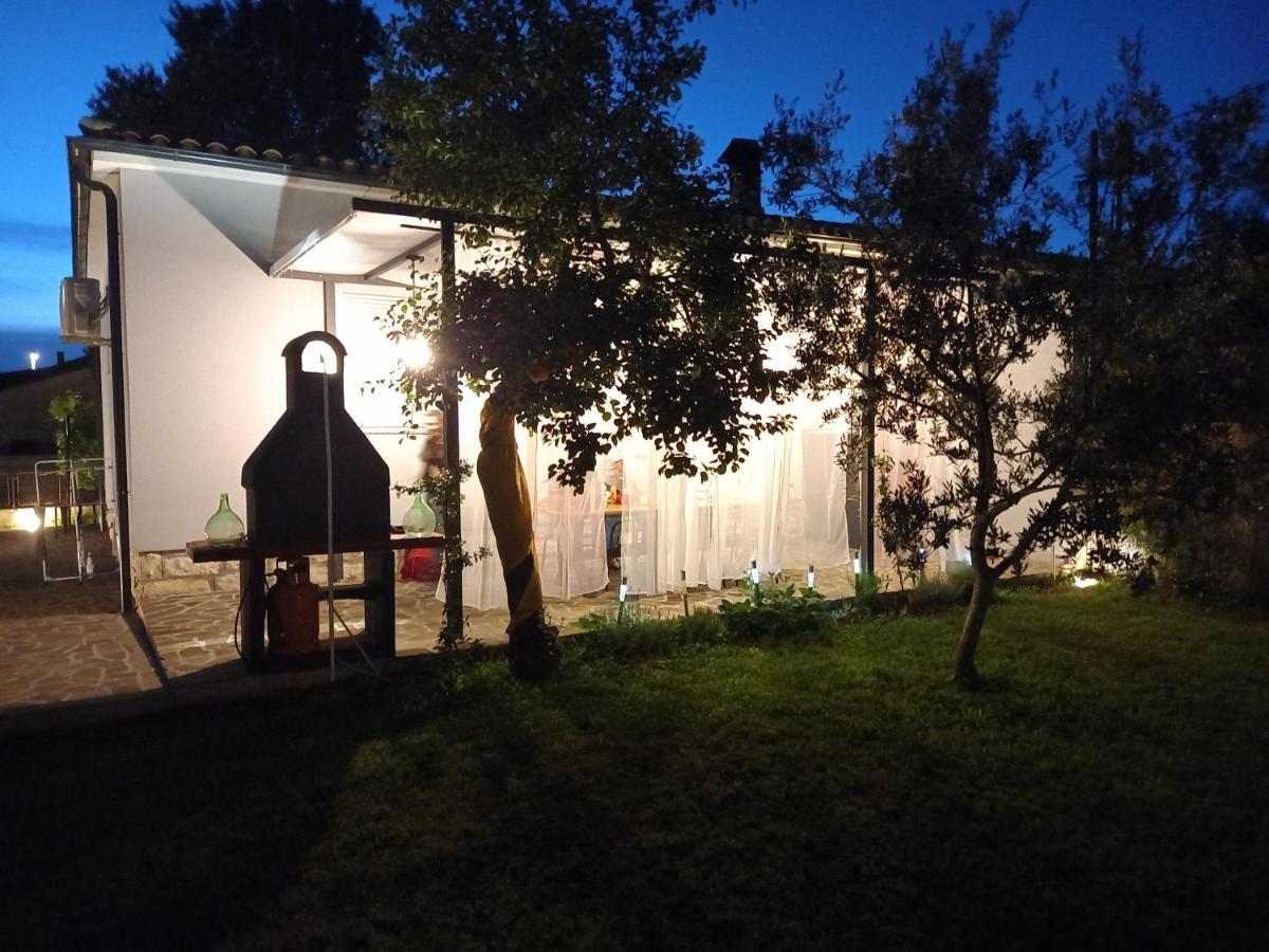 Holiday House Chill Out Loborika Marčana Exterior foto